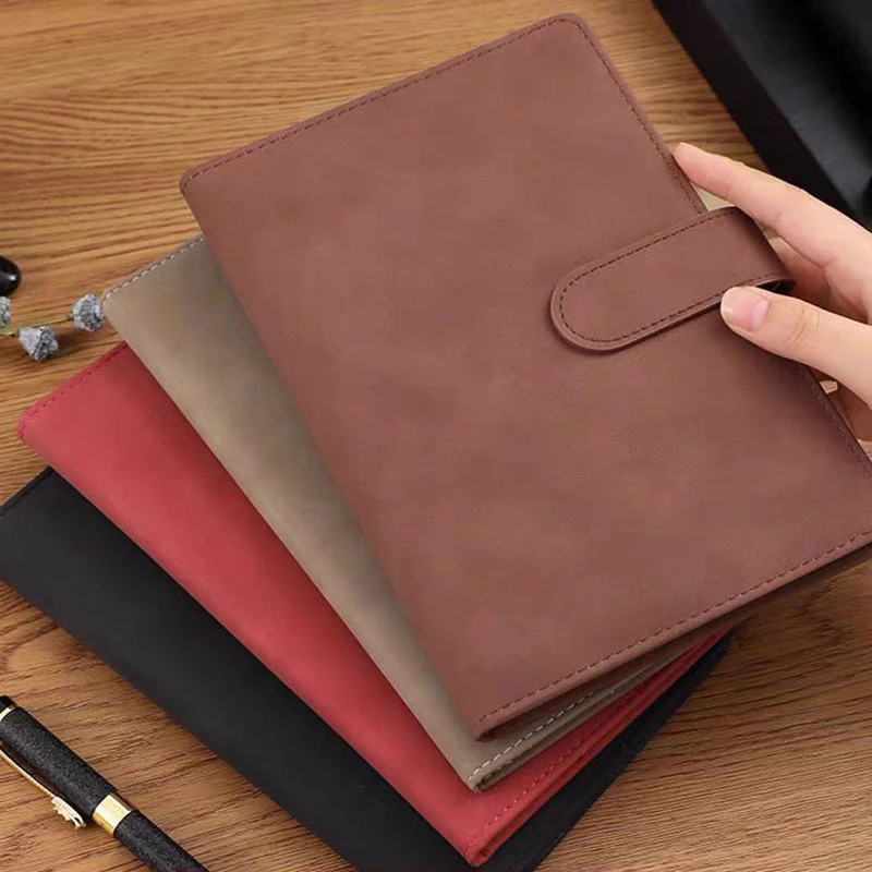 1-1 A5羊巴搭扣笔插款 80张 横线 旧日历 颜色随机发