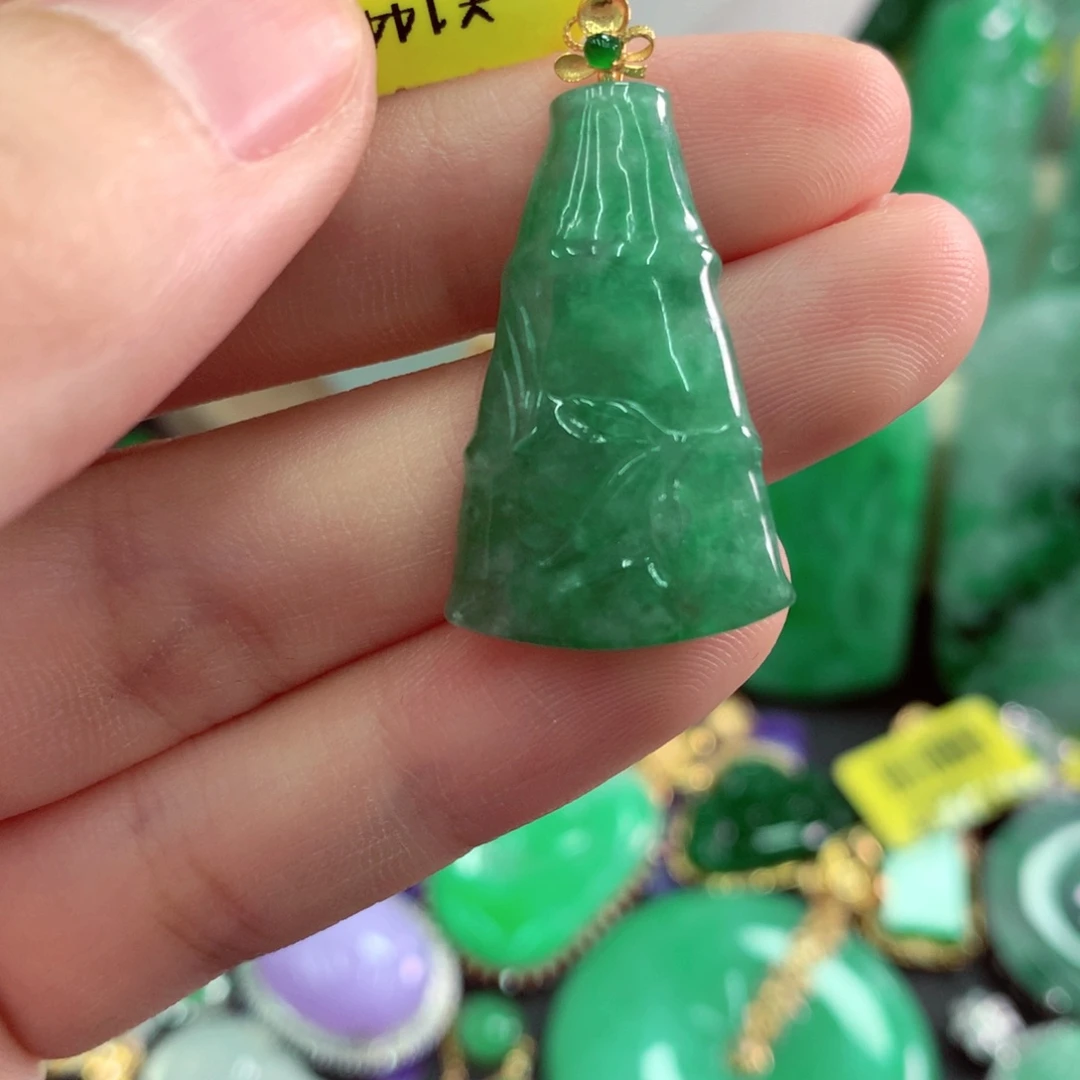 翡翠18K金镶嵌吊坠(不含链)