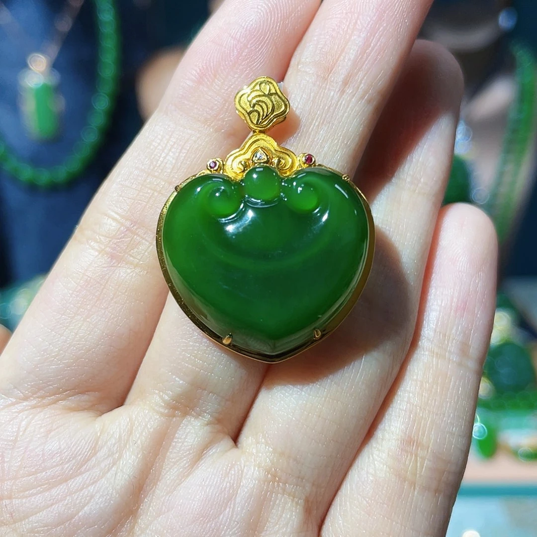 和田玉（碧玉）18K金镶嵌颈饰