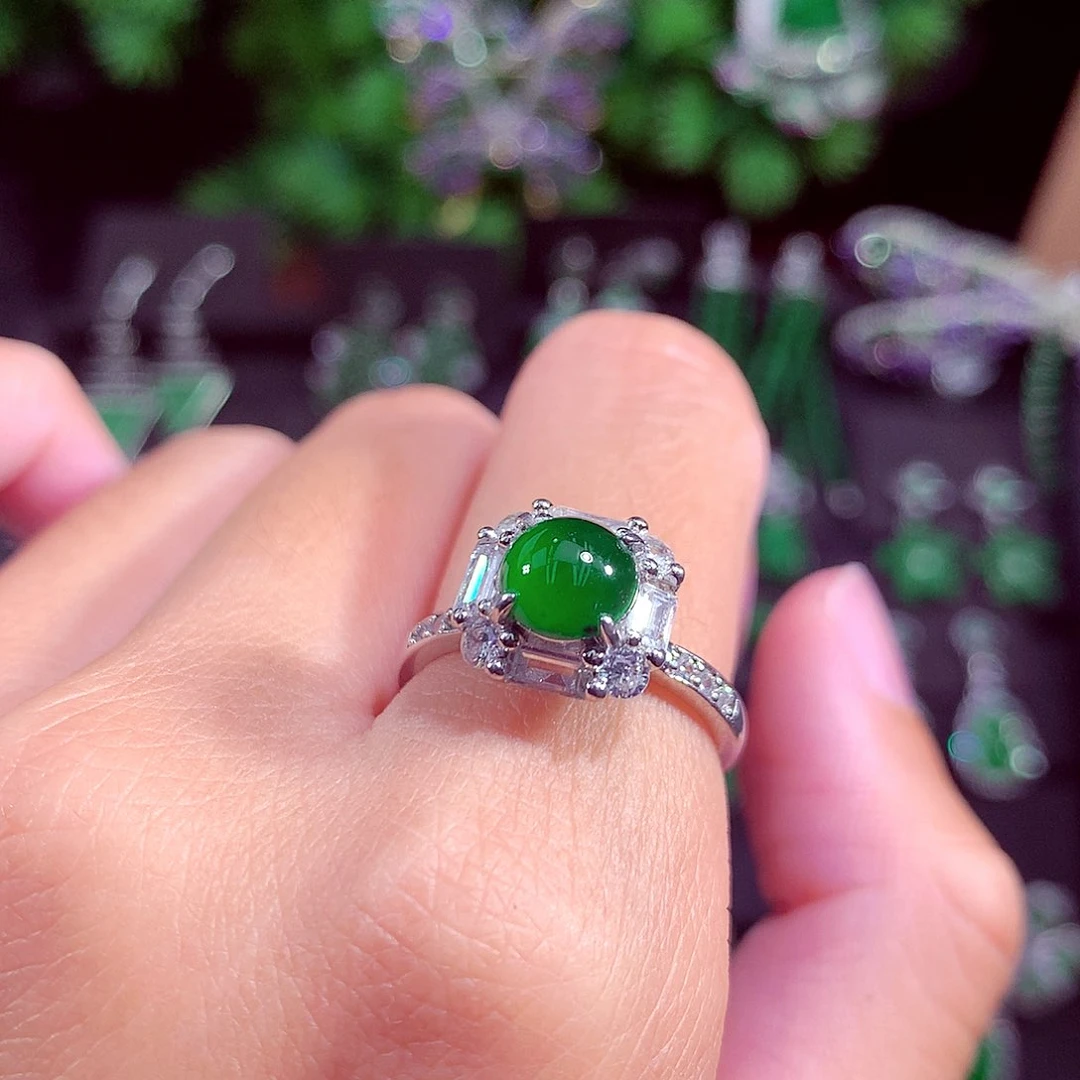 颈饰未镶嵌翡翠天然