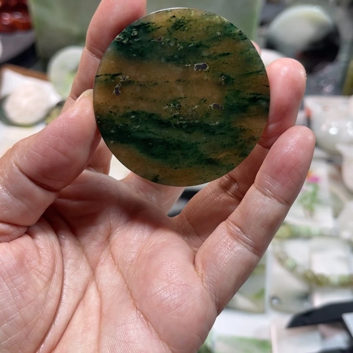 独山玉未镶嵌颈饰