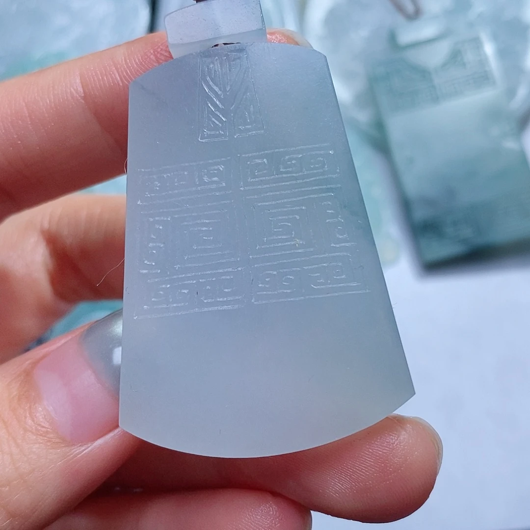 定制翡翠未镶嵌毛货付款后确认抛光