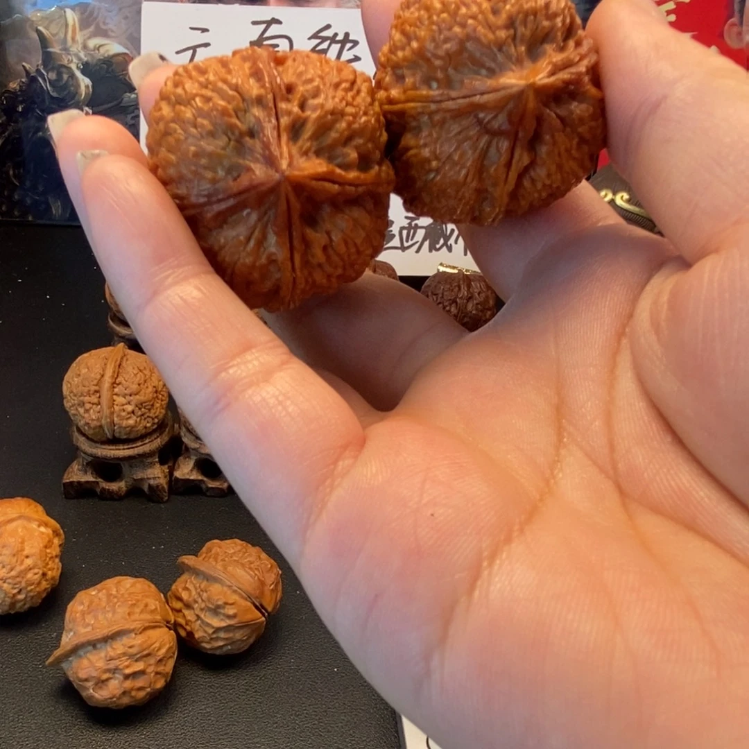 王***棋文玩核桃吊坠突破龙婆moon元