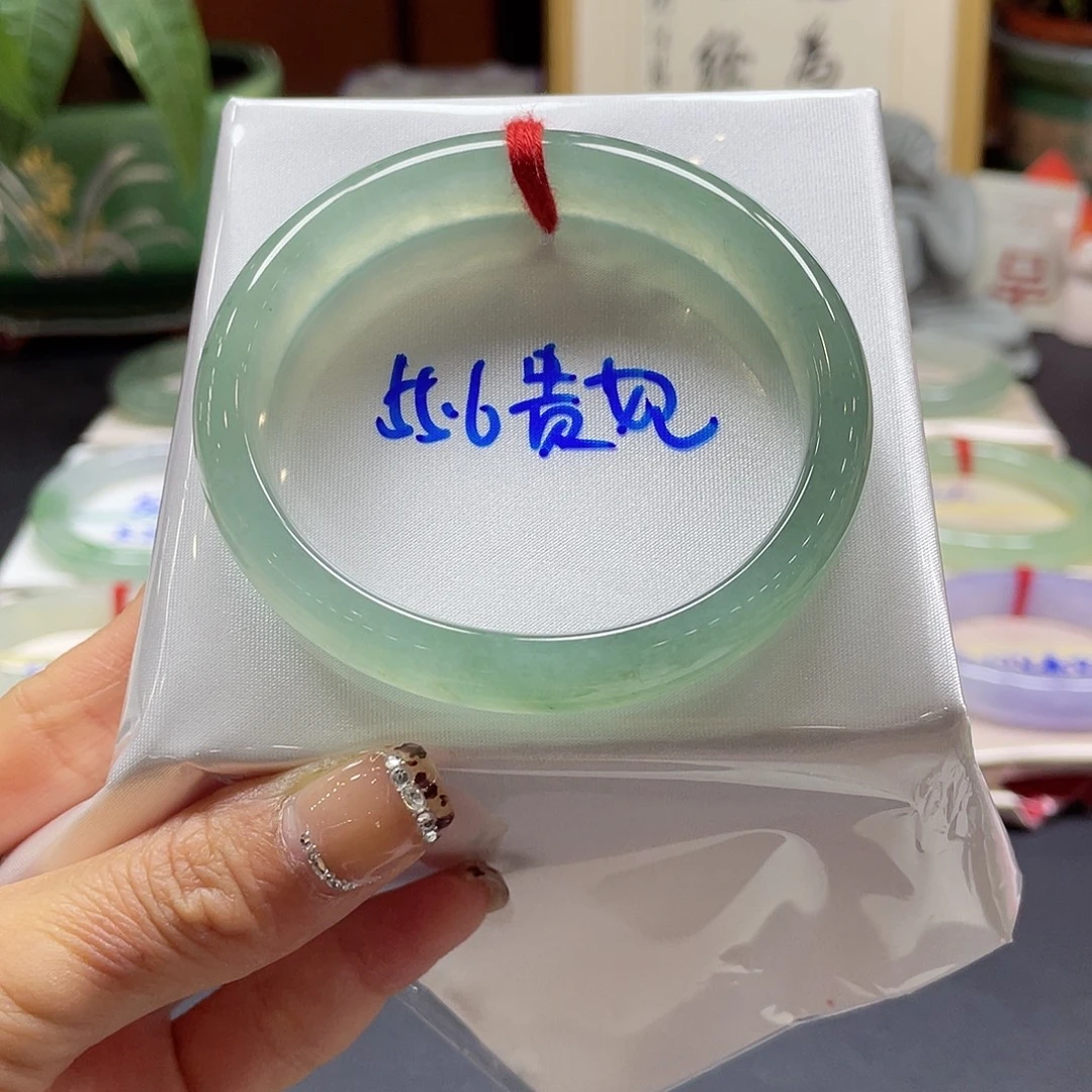 翡翠未镶嵌手镯40 号