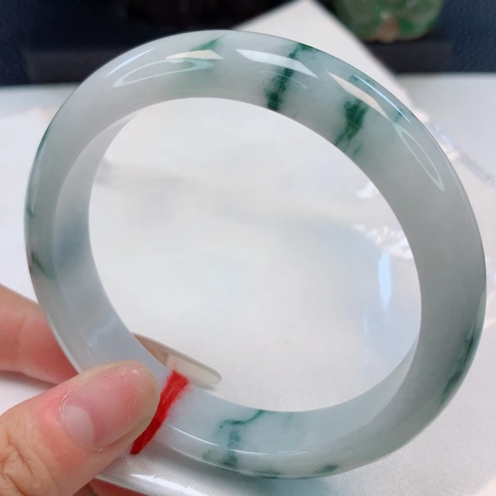 翡翠手镯未镶嵌59圈