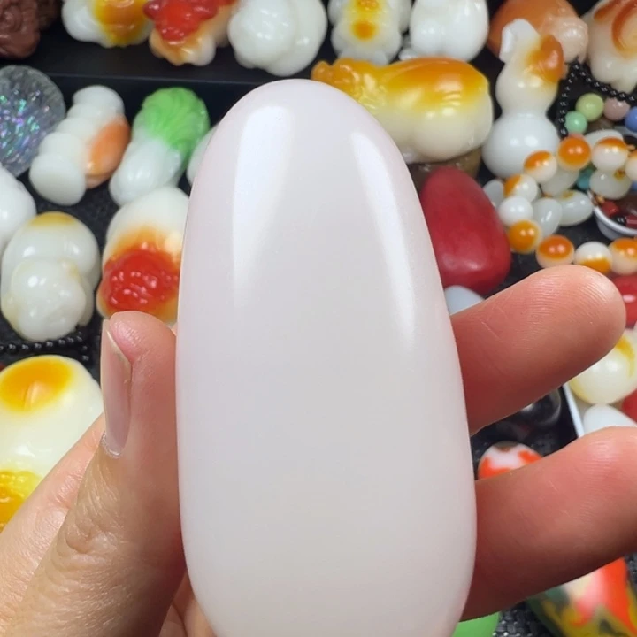 新疆戈壁五彩石金丝