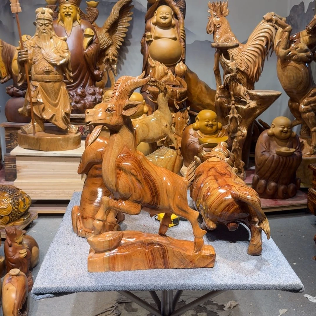 香樟木渭****客香樟木三羊摆件