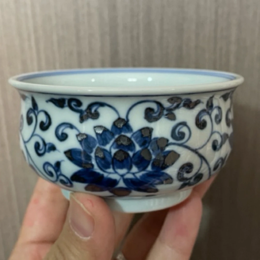 阅贤斋缠枝花卉矮炉式杯子