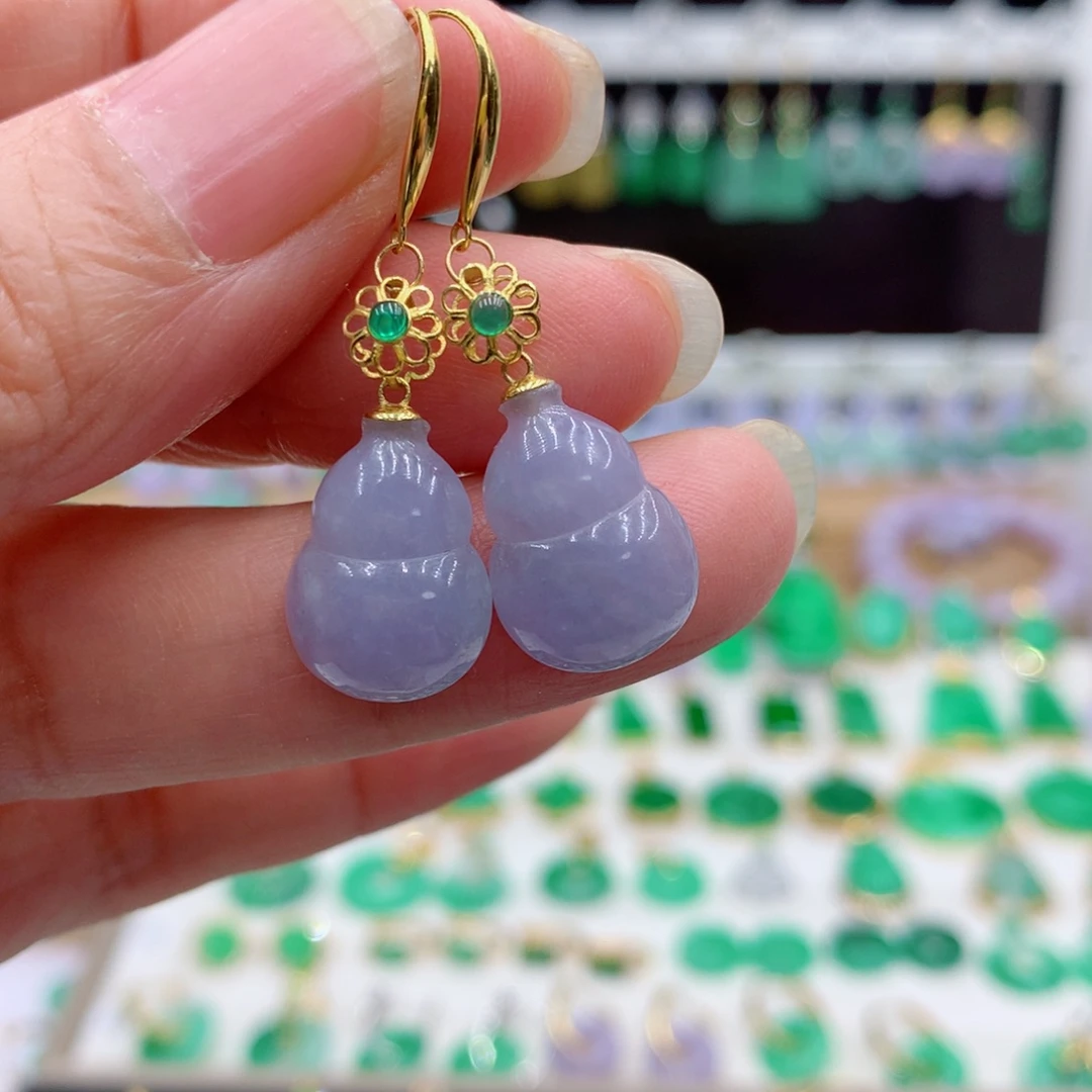 翡翠18K金镶嵌耳饰的