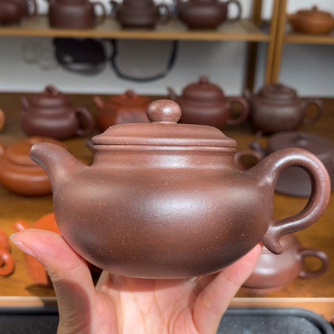 紫砂茶壶手工制作工艺精湛