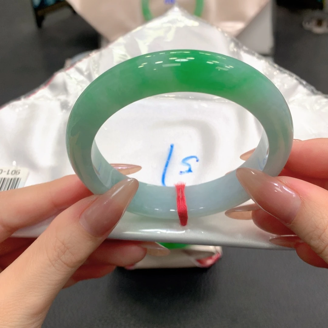 翡翠未镶嵌手镯翡翠