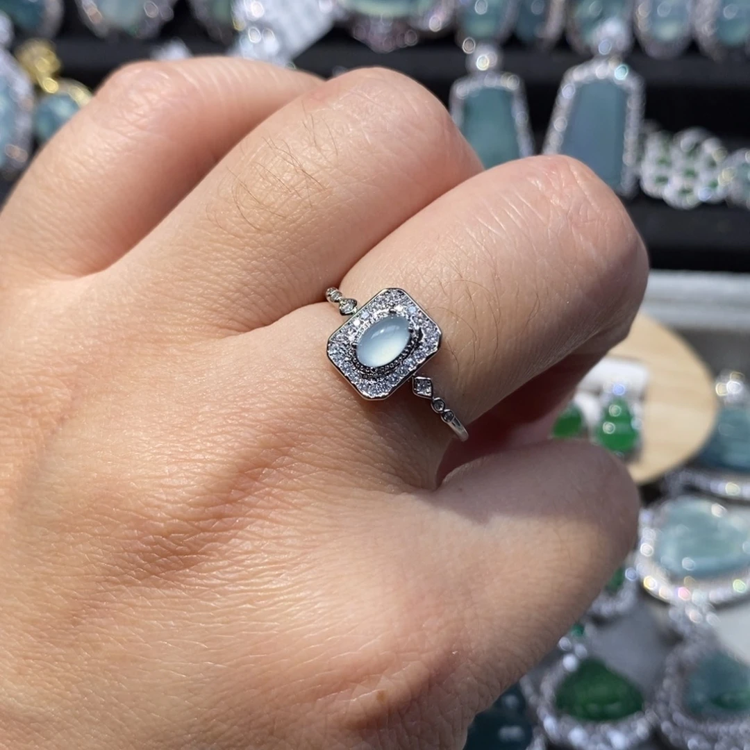 翡翠颈饰未镶嵌无**姐翡翠