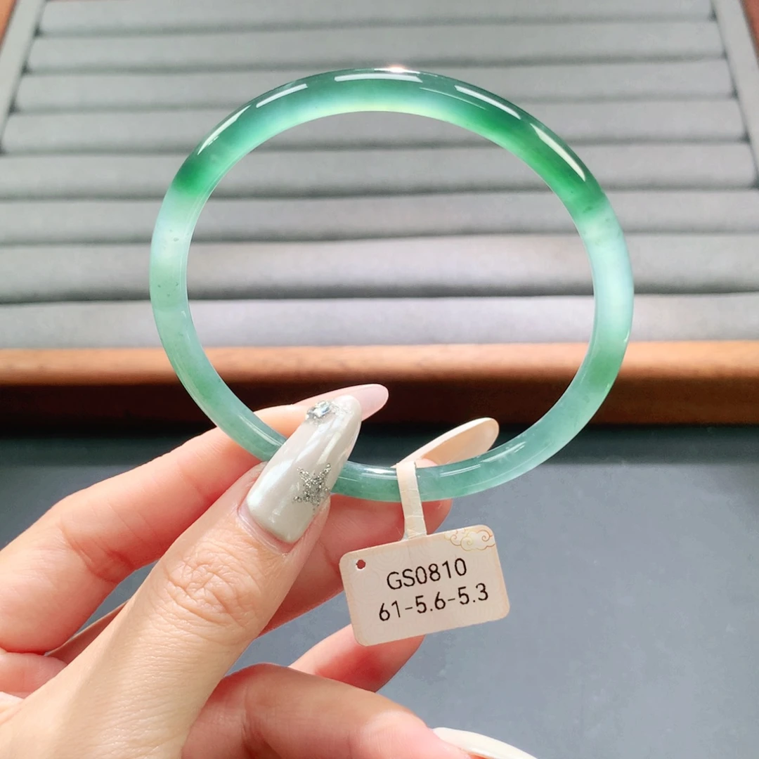 翡翠未镶嵌手镯天然