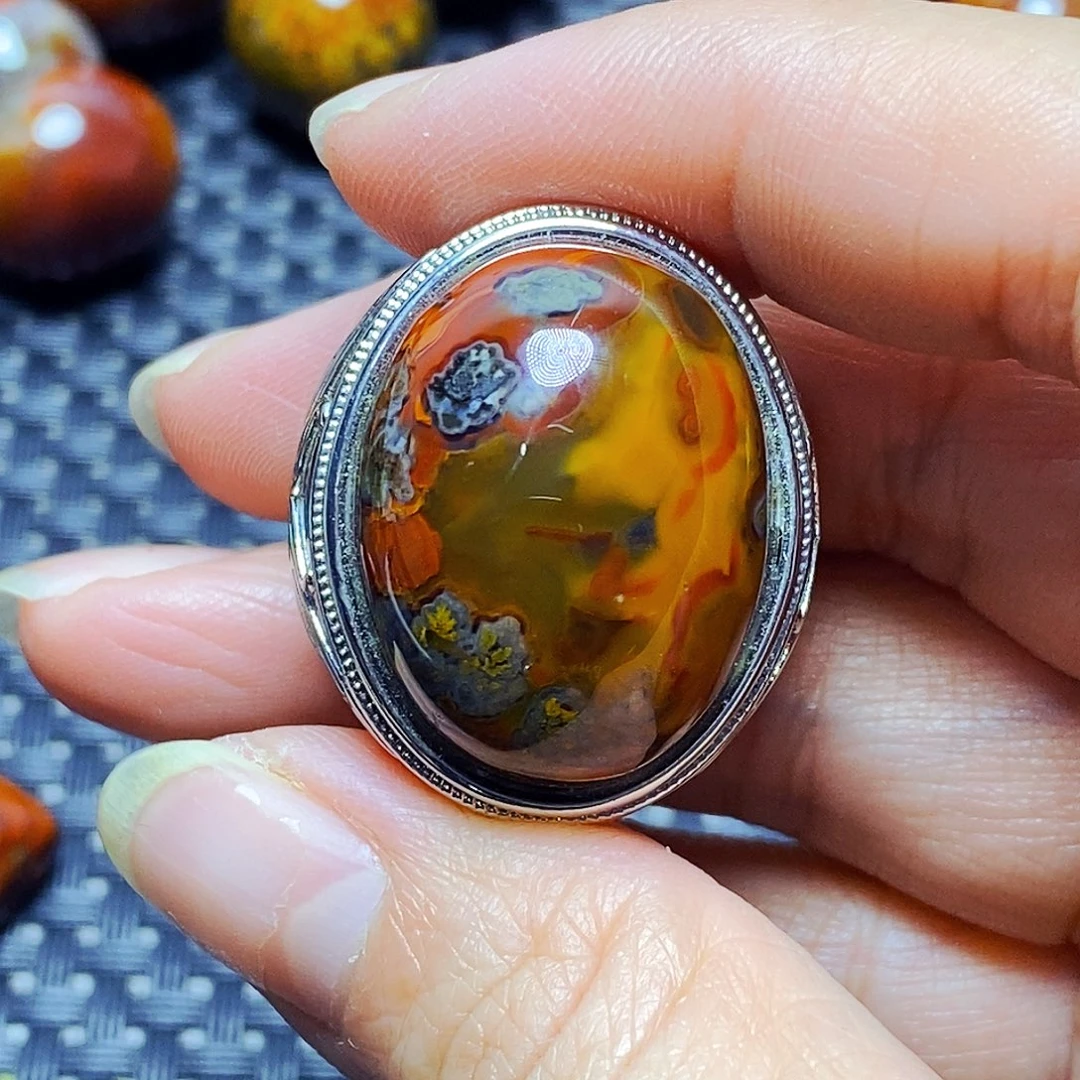 未镶嵌颈饰玛瑙/玉髓曾****）