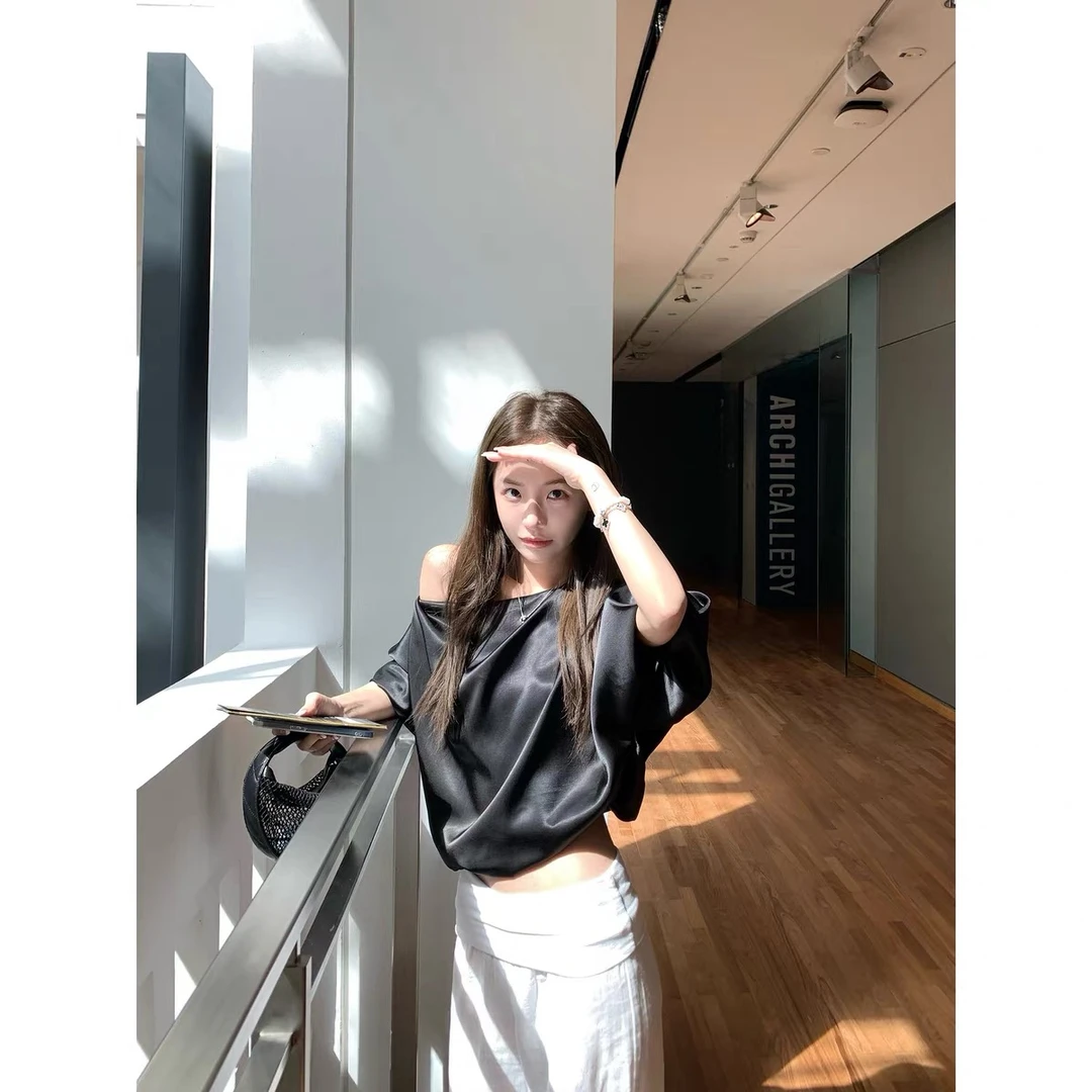 韩系纯欲休闲百搭设计感露肩短袖上衣高腰显瘦直筒宽松阔腿裤套装