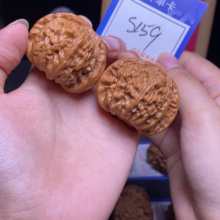 文玩核桃吊坠42全品白狮子s159