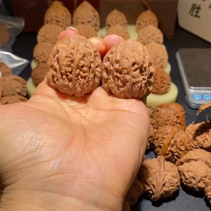 文玩核桃吊坠靠山王37