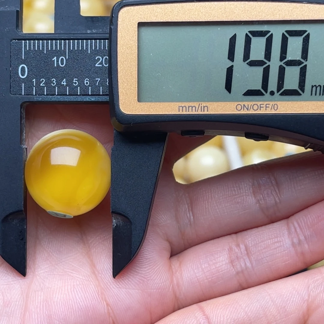 ****財未镶嵌琥珀裸石蜜蜡圆珠 思思