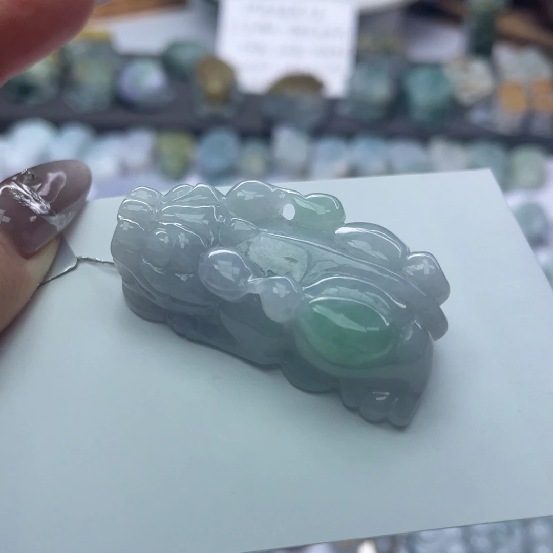 翡翠颈饰未镶嵌貔貅