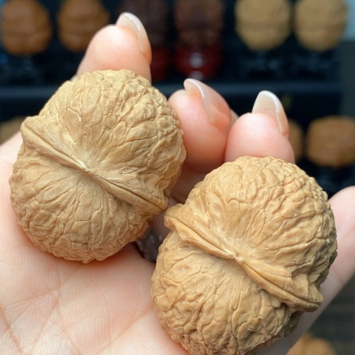 文玩核桃吊坠荔枝元宝