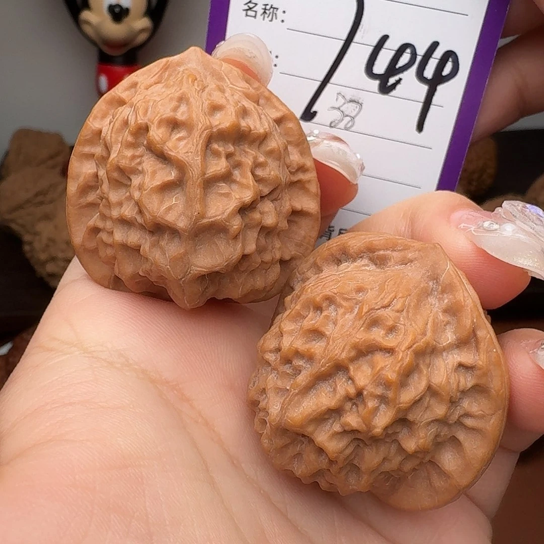 虎***王吊坠文玩核桃瓷娃娃38