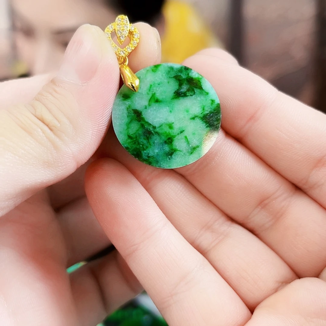 翡翠未镶嵌颈饰吊坠