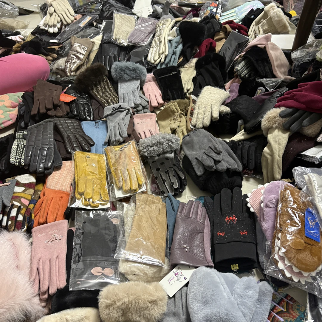 库存手套舒适冬季保暖加绒可触屏防滑骑车开车男女士