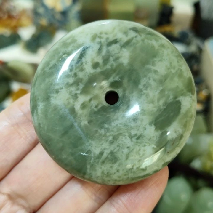 岫玉未镶嵌平安扣