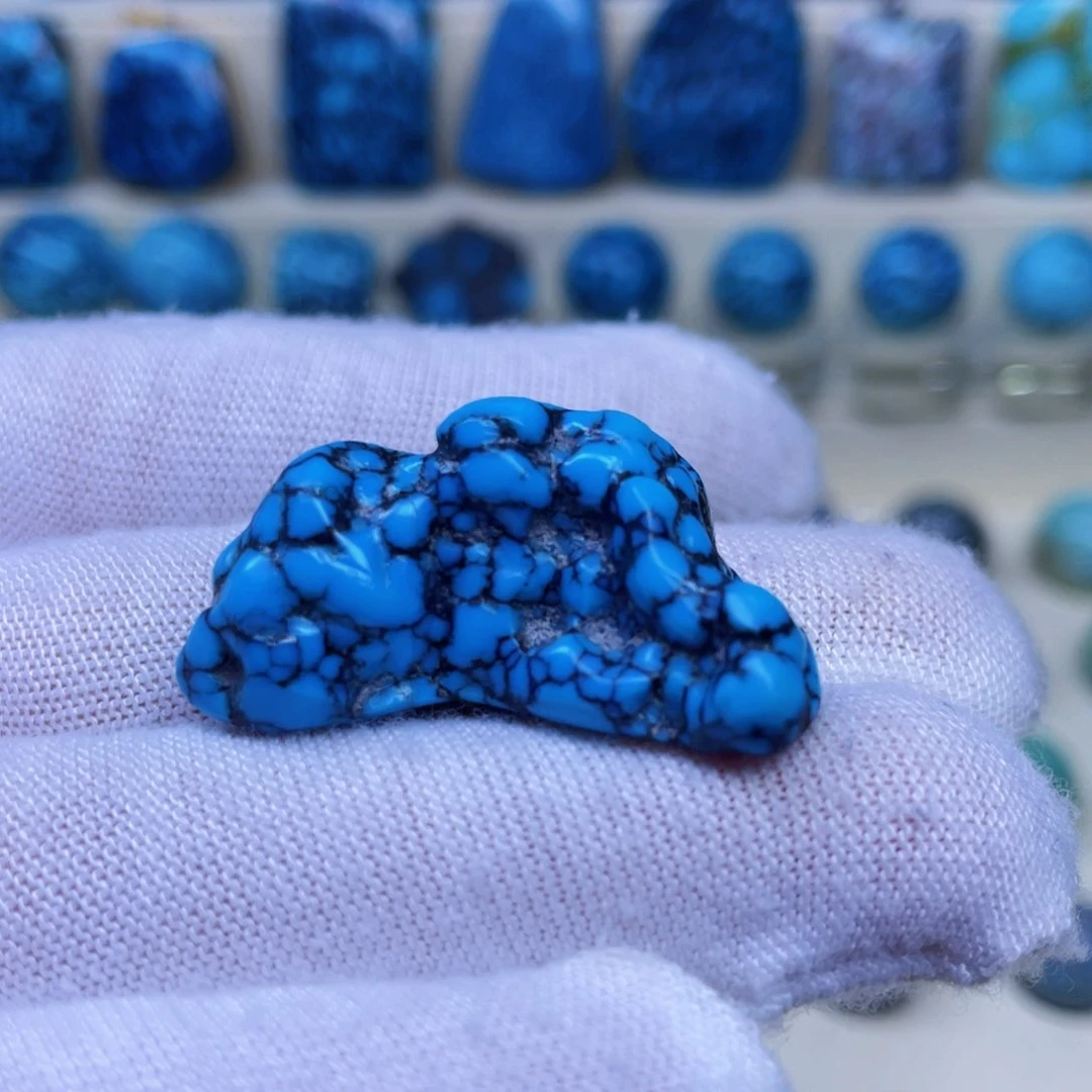 未镶嵌绿松石颈饰