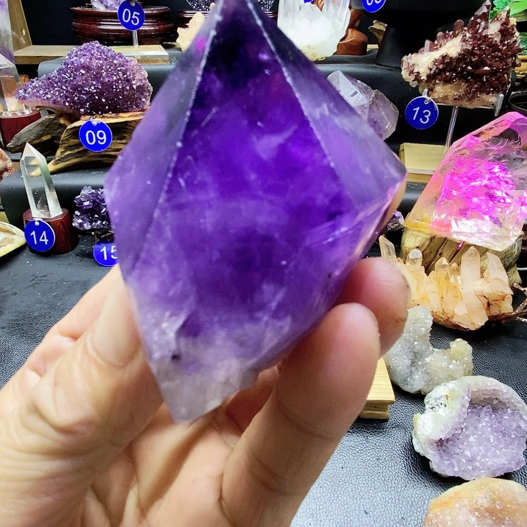 石材紫水晶摆件，