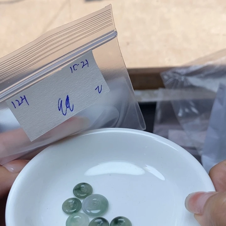 定制翡翠未镶嵌不退