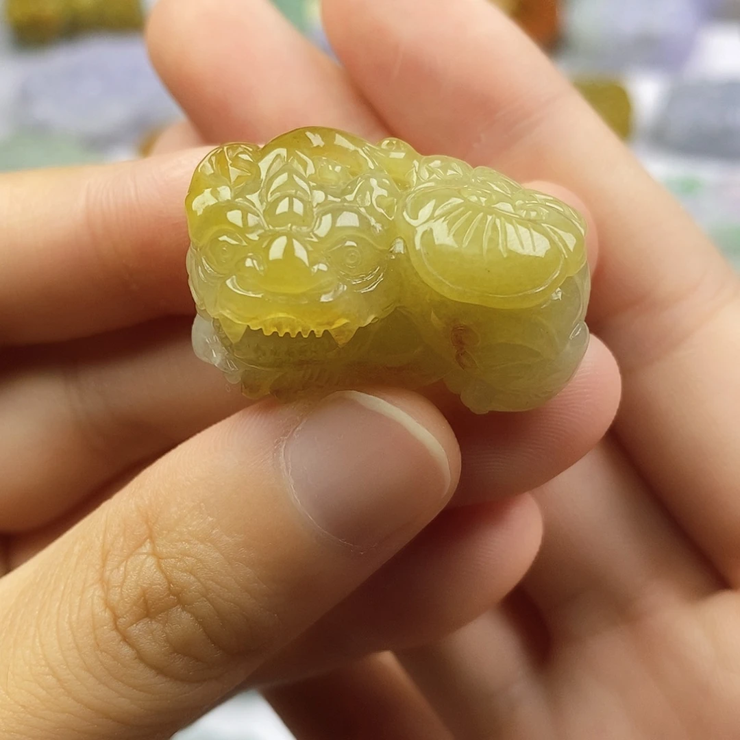 颈饰未镶嵌翡翠貔貅