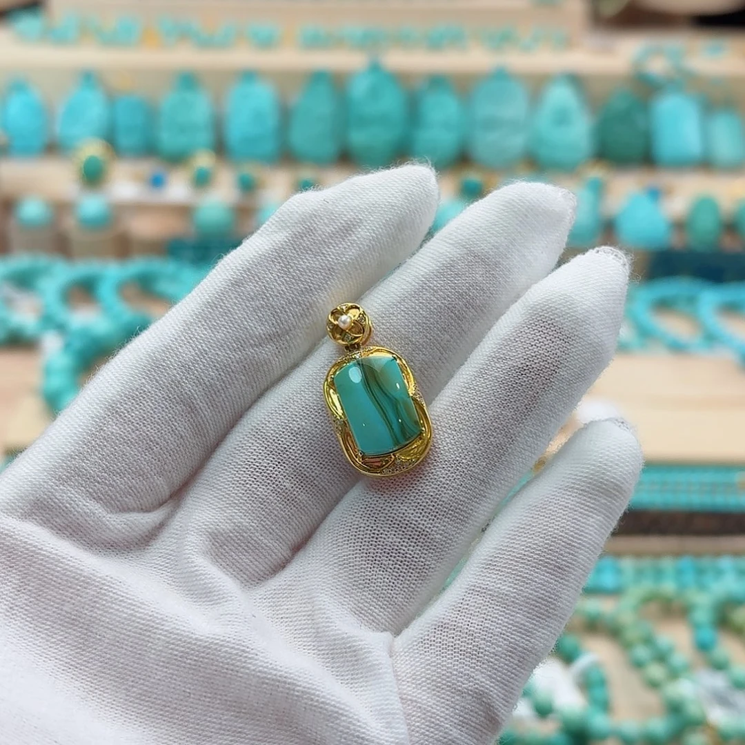 绿松石18K金镶嵌珠宝奇石