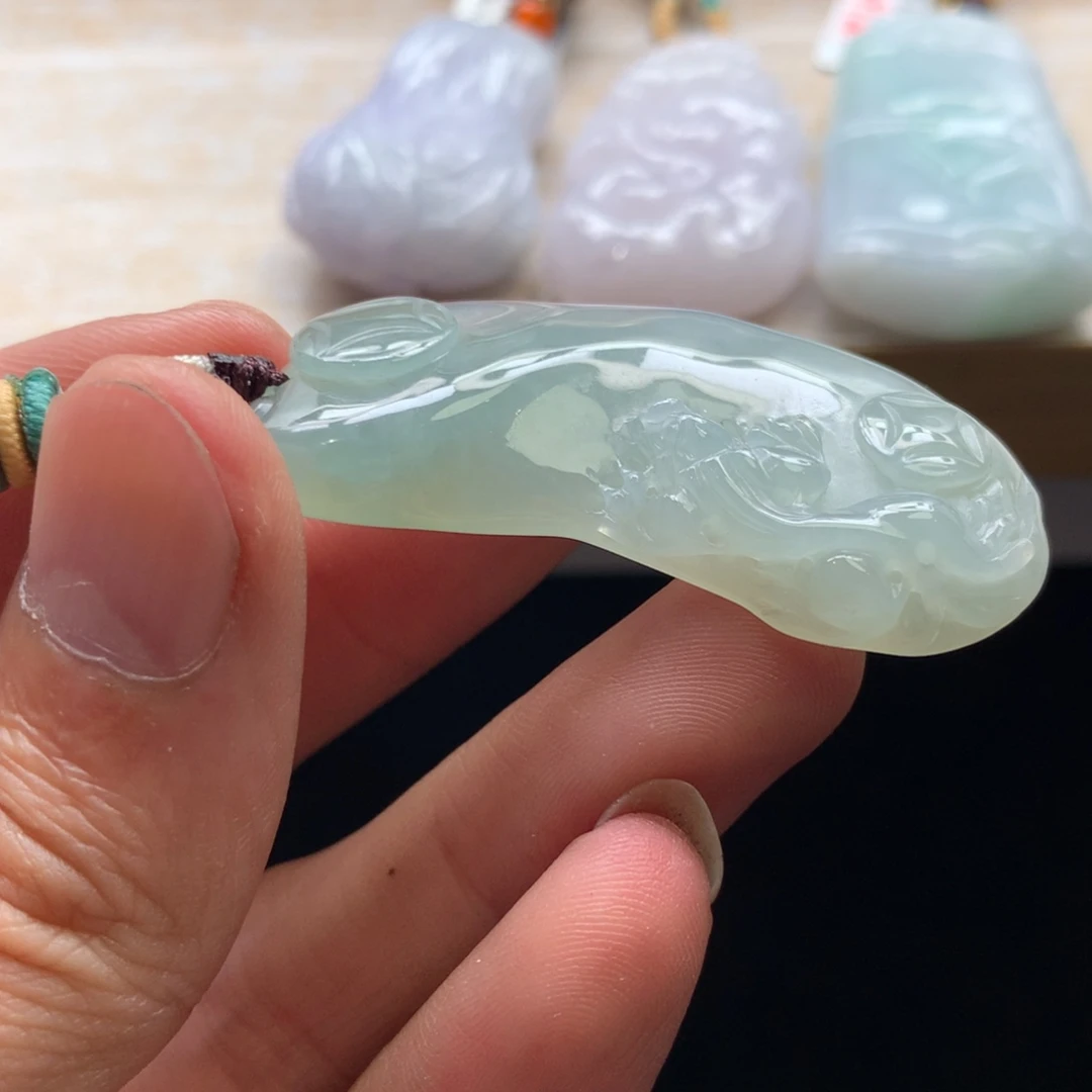 翡翠未镶嵌颈饰吊坠