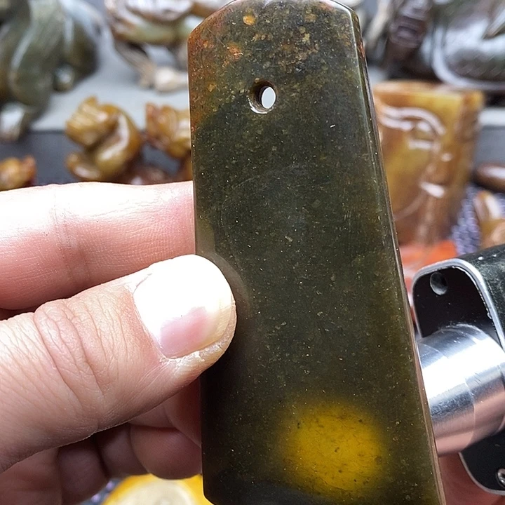 未镶嵌蛇纹石玉颈饰