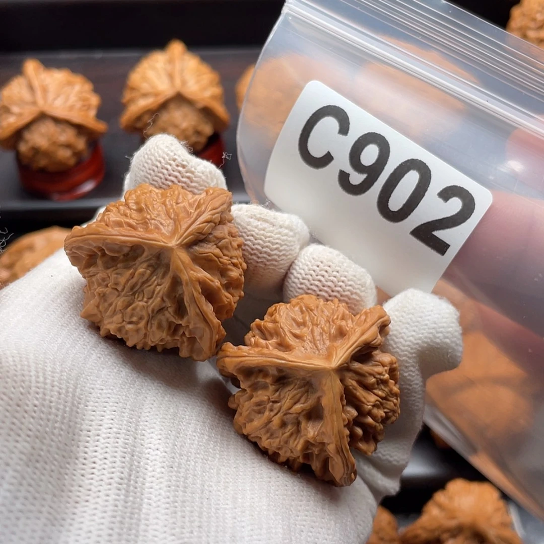 【闪购商品】文玩核桃吊坠C902手捻三棱奔33