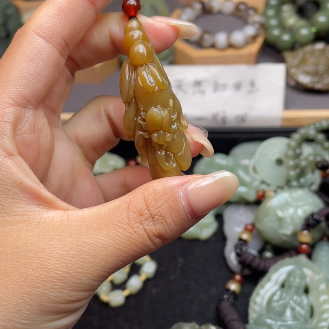 和田玉颈饰未镶嵌