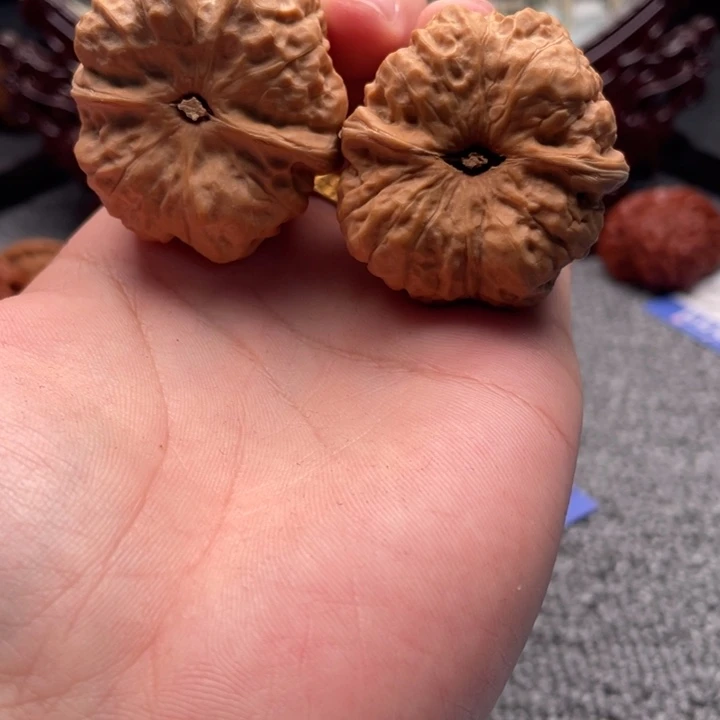 尛***森核桃蛤蟆头文玩C22