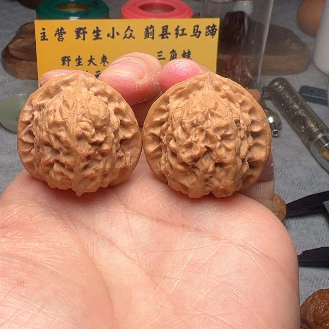 文玩核桃吊坠野生琉璃3574