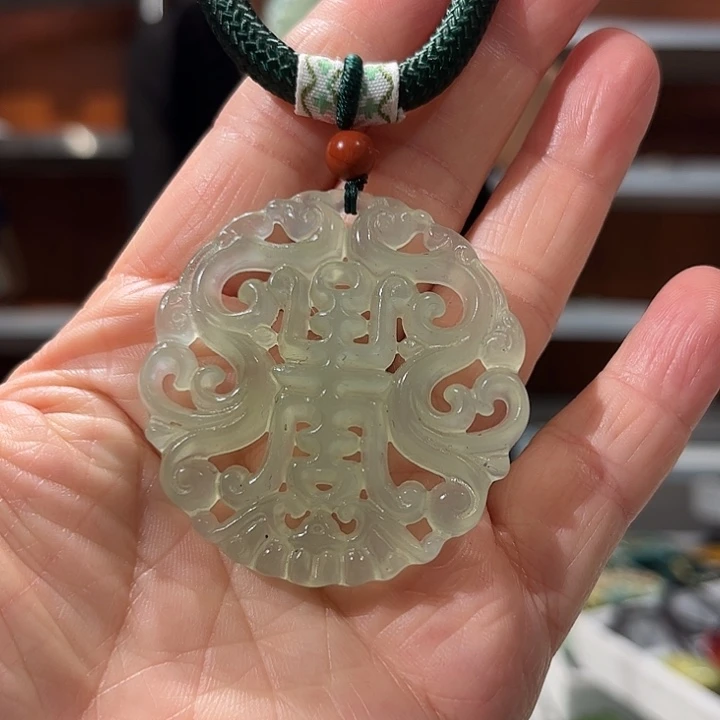 岫玉未镶嵌毛衣链