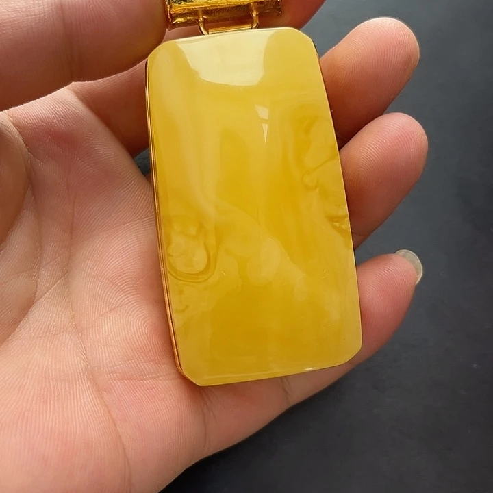 琥珀未镶嵌裸石吊坠