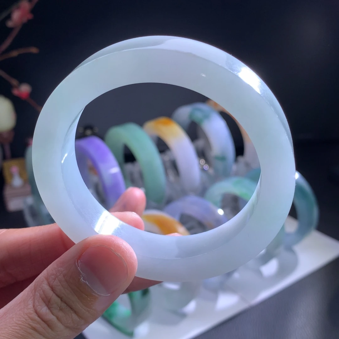 定制翡翠未镶嵌手镯