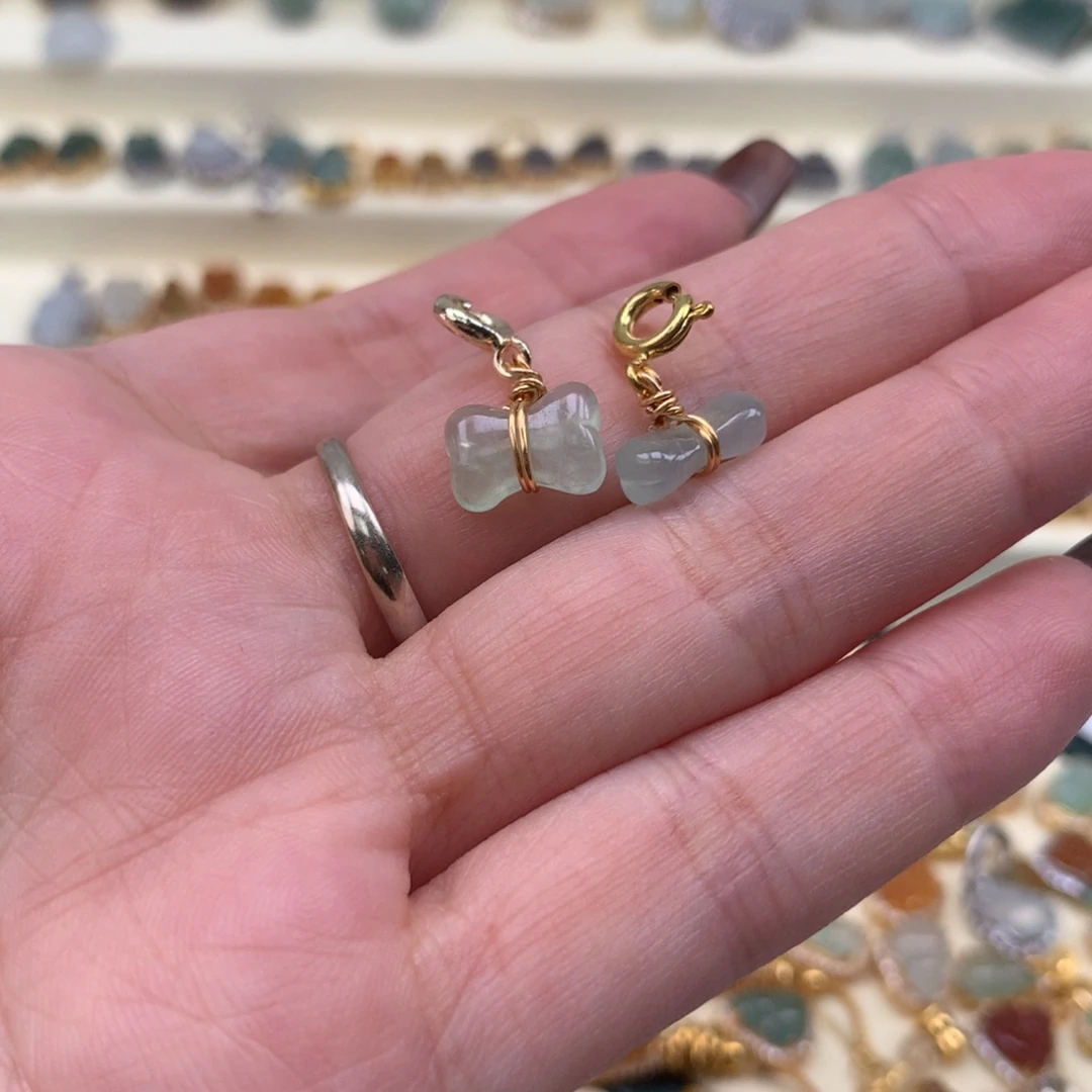 翡翠未镶嵌颈饰提溜2个