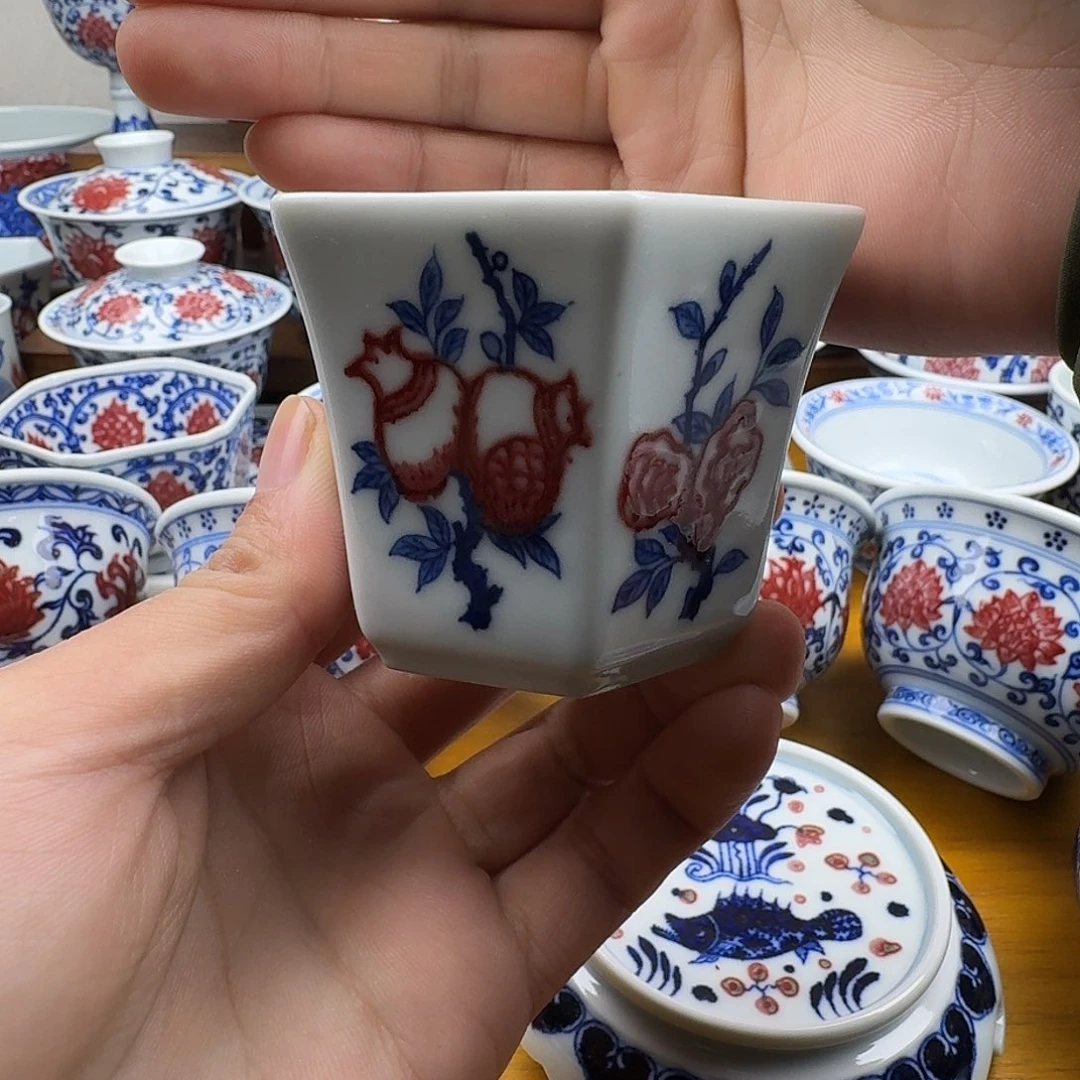 青花釉里红六方杯