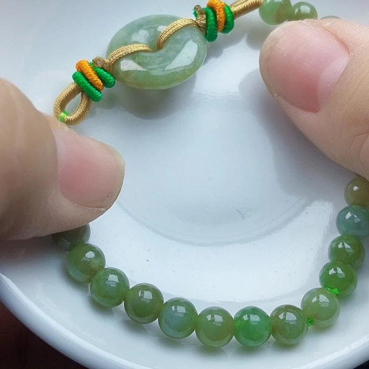 翡翠未镶嵌颈饰好