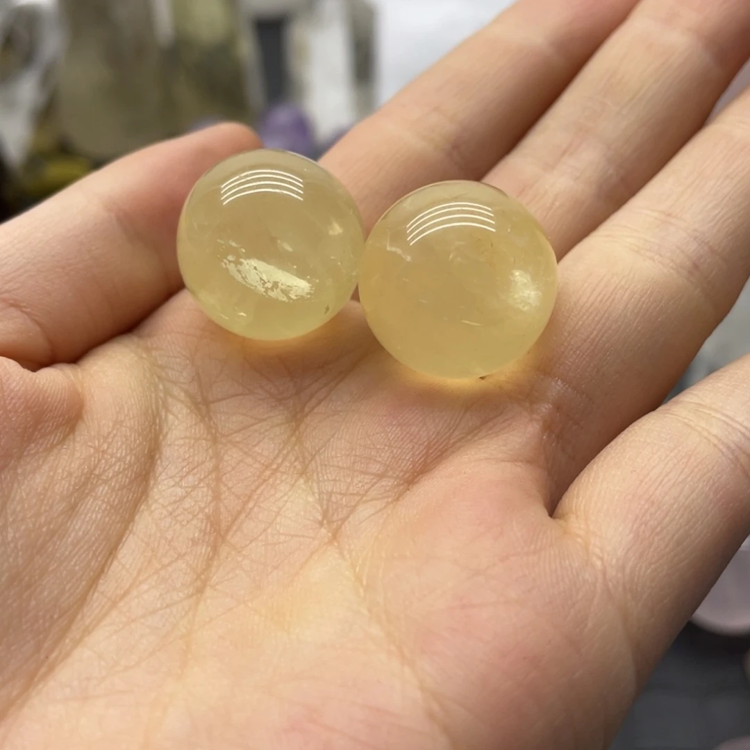 水晶37未镶嵌金**肉黄水晶球