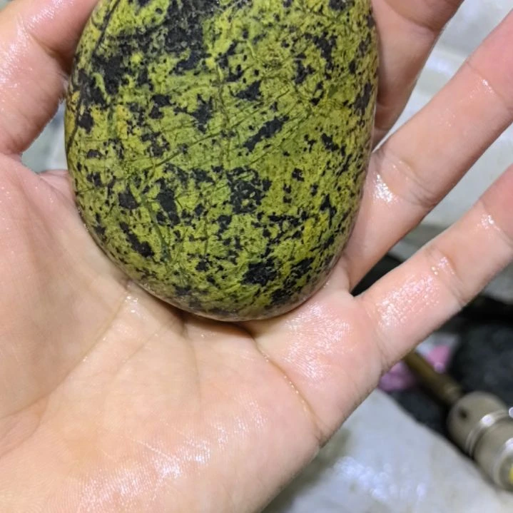 铭***卖木藏玉药王石原石一个