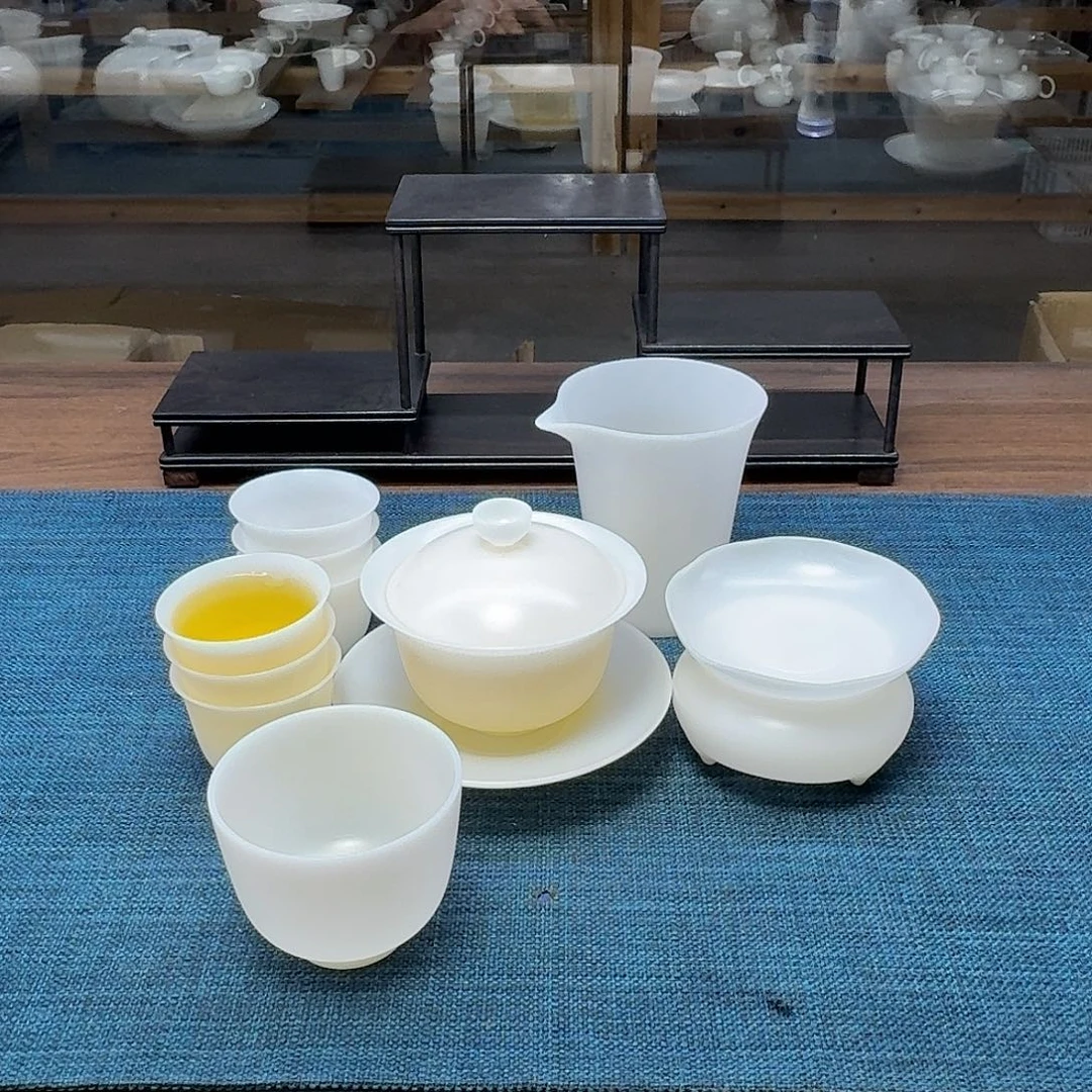 元宝素烧璞玉冰种