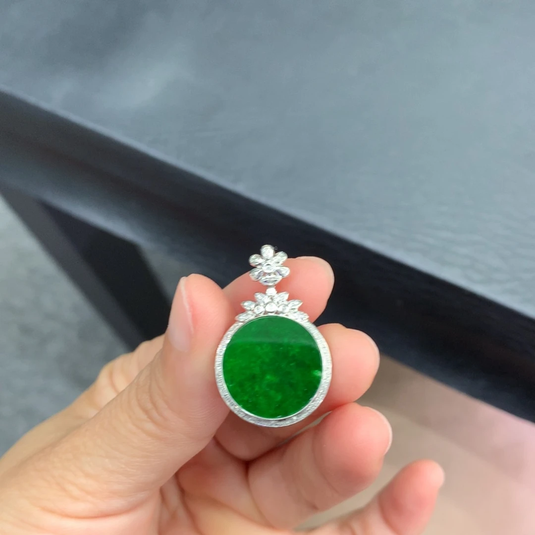 吊坠(不含链)18K金镶嵌翡翠