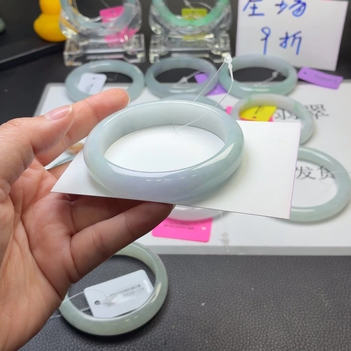 翡翠手镯未镶嵌缅甸a货翡翠手镯